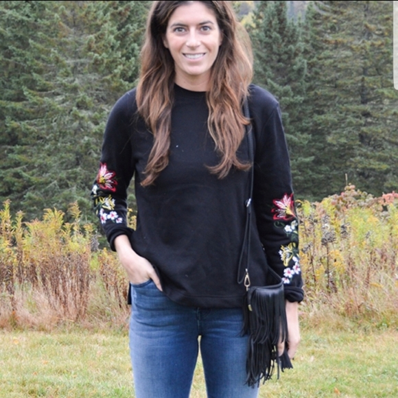 Hazel Stitch Fix Embroidered Kimberli Sweatshirt - Picture 12 of 12